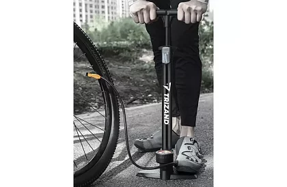 Pompa pentru bicicletă 16 BAR / 230 PSI – cu manometru