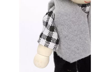 Păpuși din lemn pentru căsuța copiilor – 7 buc.