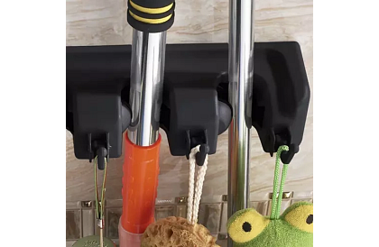 Suport de perete pentru unelte de grădină