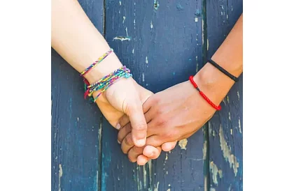 Set creativ pentru fabricarea brățărilor