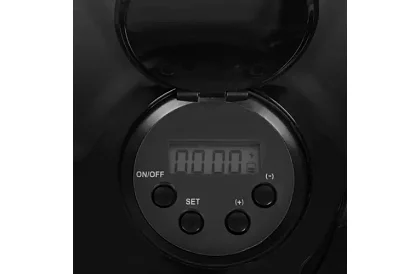 Distribuitor automat de hrană cu temporizator