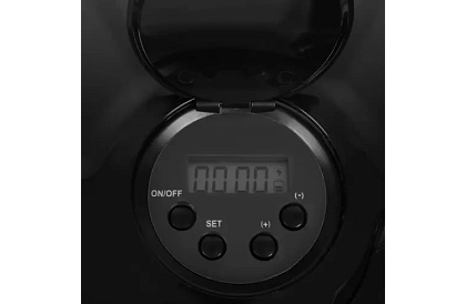 Distribuitor automat de hrană cu temporizator