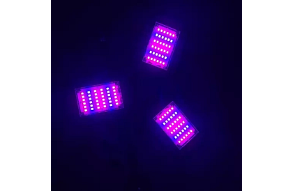 Lampa pentru susținerea creșterii plantelor 108 LED