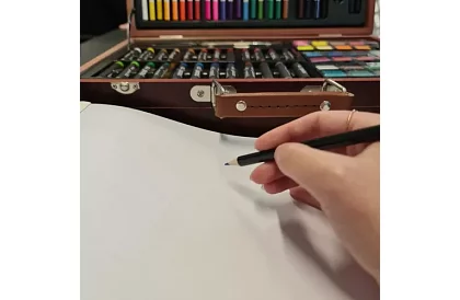 Set de pictură în cutie de lemn – 130 de articole