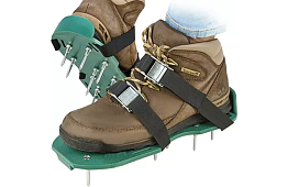 Aerator universal pentru gazon pe încălțăminte