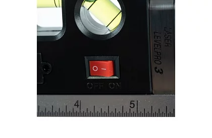 Nivelă laser cu bandă retractabilă – 250 cm