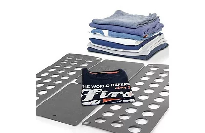 Placă pliabilă pentru plierea hainelor