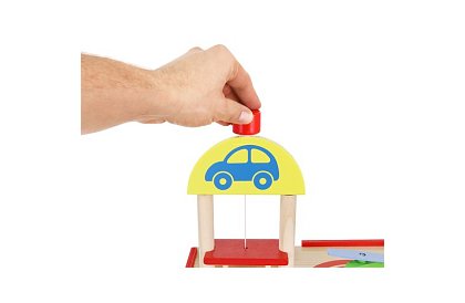 Parcare din lemn – garaj pentru copii