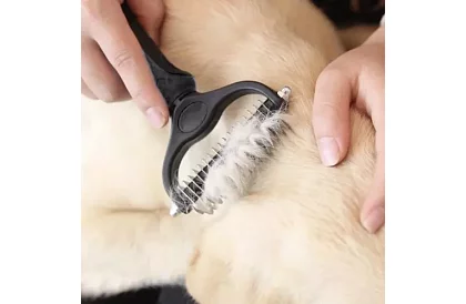 Pieptene pentru blană și subblană