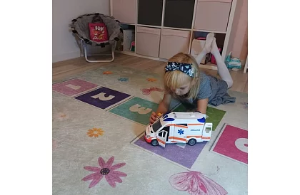 Ambulanță – ambulanță cu semnalizare sonoră și luminoasă