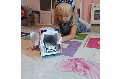 Ambulanță – ambulanță cu semnalizare sonoră și luminoasă