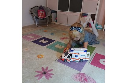 Ambulanță – ambulanță cu semnalizare sonoră și luminoasă