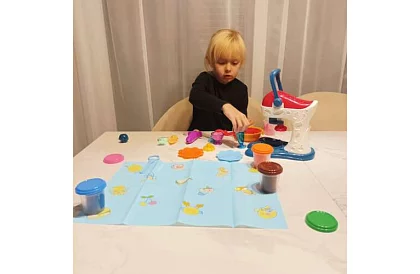 Robot de bucătărie pentru copii din plastilină