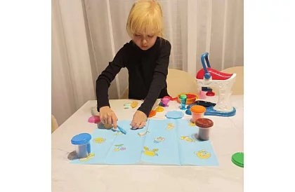 Robot de bucătărie pentru copii din plastilină