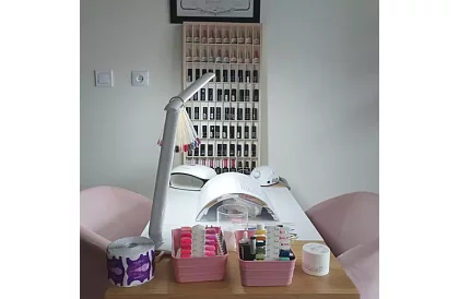 Raft din lemn – organizator pentru mașinuțe – 80 de compartimente