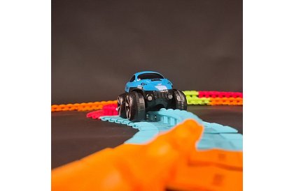 Pista de mașini flexibilă de 4,8 metri + mașină