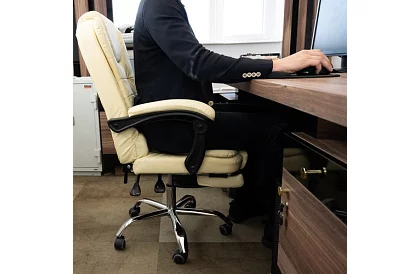 Scaun de birou cu suport pentru picioare extensibil - crem