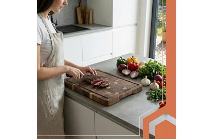 Placă de tăiat din lemn de acacia – 43 × 33 × 3 cm