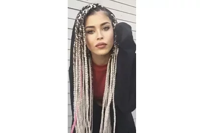 Părul împletit ombre sintetic – blond deschis