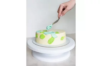 Placa rotativă pentru decorarea tortului + 3 spatule