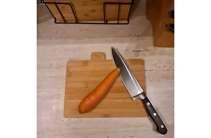 Tăvițe de bambus pentru tăiat – set de 4 bucăți în suport