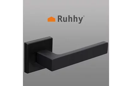 Uși hardware – mânere negre mate