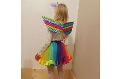 Costumul unicornului curcubeu