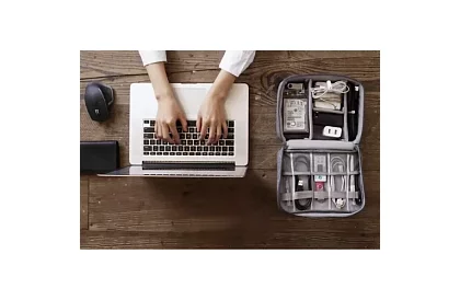 Organizator de călătorie pentru cabluri și încărcătoare