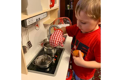 Set de vase metalice pentru copii