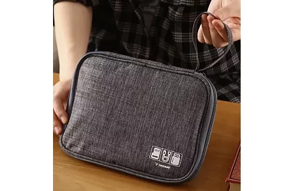 Cazul de călătorie – organizator pentru cabluri și încărcătoare