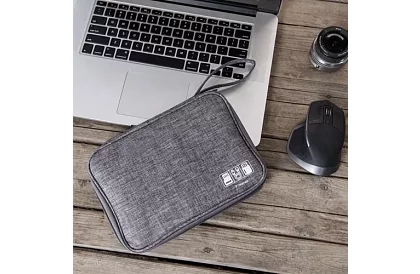 Cazul de călătorie – organizator pentru cabluri și încărcătoare