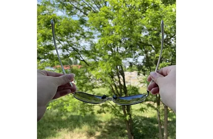 Ochelari de soare polarizați cu husă – negri UV 400