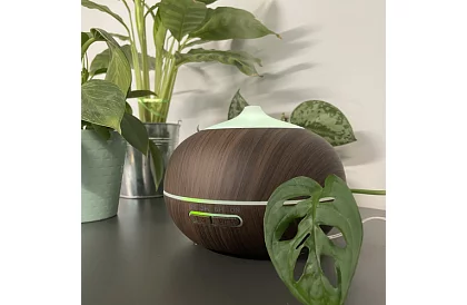 Aromatizator 4 în 1 cu ionizator și lampă LED