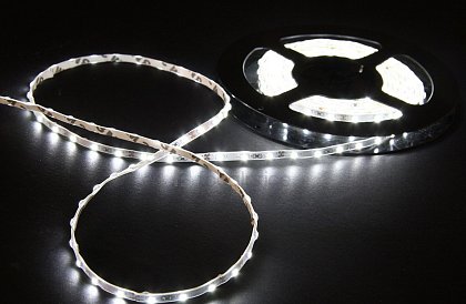 Lumenmax 3528 - Bandă cu LED alb - 5 metri. Set complet