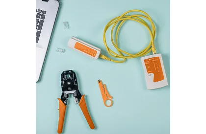 Tester de cablu și set de crimpare – totul pentru instalarea rețelei dvs. Ethernet