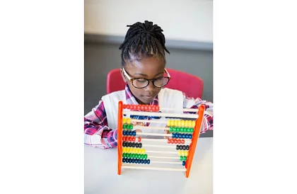 Război de numărat cu mărgele din lemn pentru copii