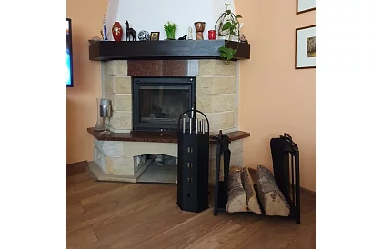 Suport pentru lemne pentru șemineu