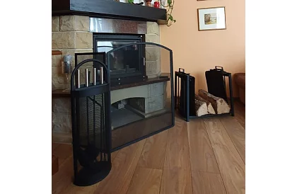 Suport pentru lemne pentru șemineu