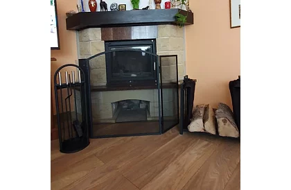 Suport pentru lemne pentru șemineu